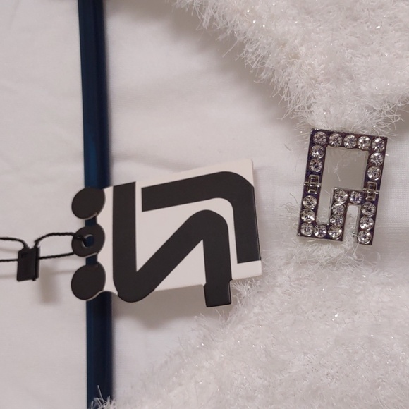 NWT Shane Justin XS Eyelash White Metallic Sparkling Snow Shrug - Picture 4 of 15